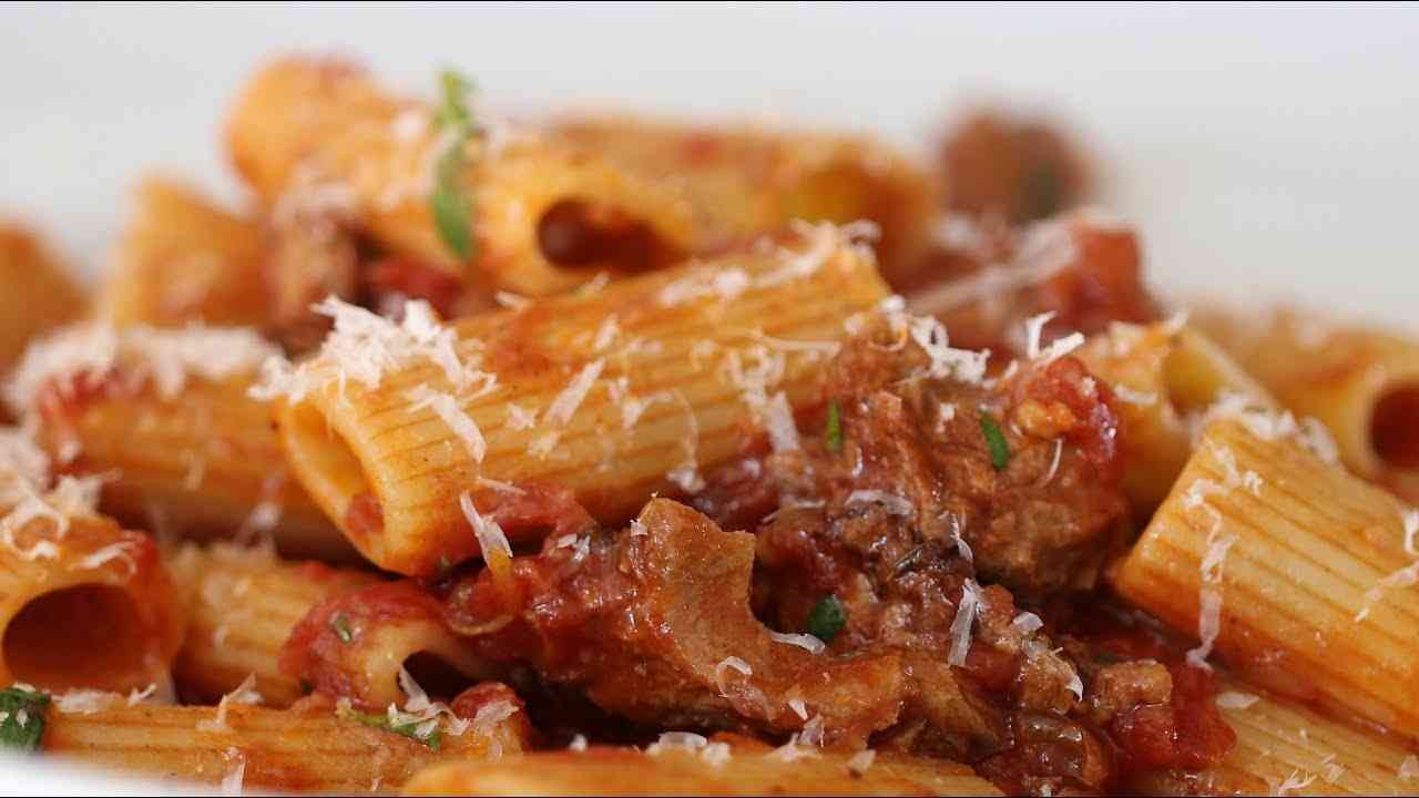 Classic Rigatoni Ragu Recipe - Pasta